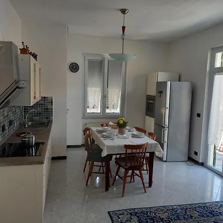 Apartment Dana's House Carasco